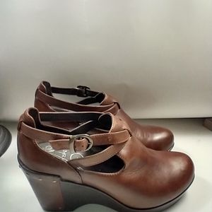 Dansko Franka Leather Wedge Studded Shoes Women's sz 8.5(39).